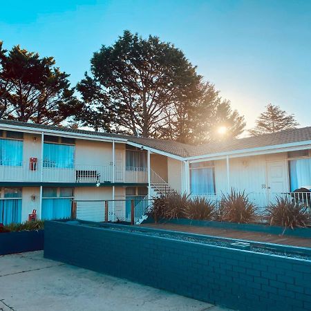 Redhill Cooma Motor Inn Ngoại thất bức ảnh