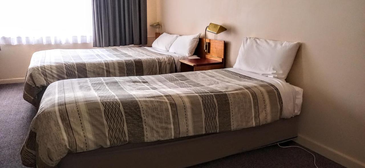 Redhill Cooma Motor Inn Ngoại thất bức ảnh