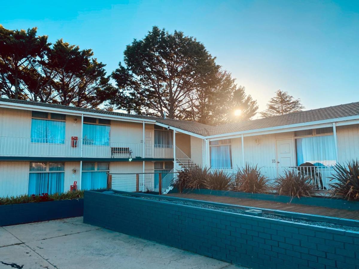 Redhill Cooma Motor Inn Ngoại thất bức ảnh