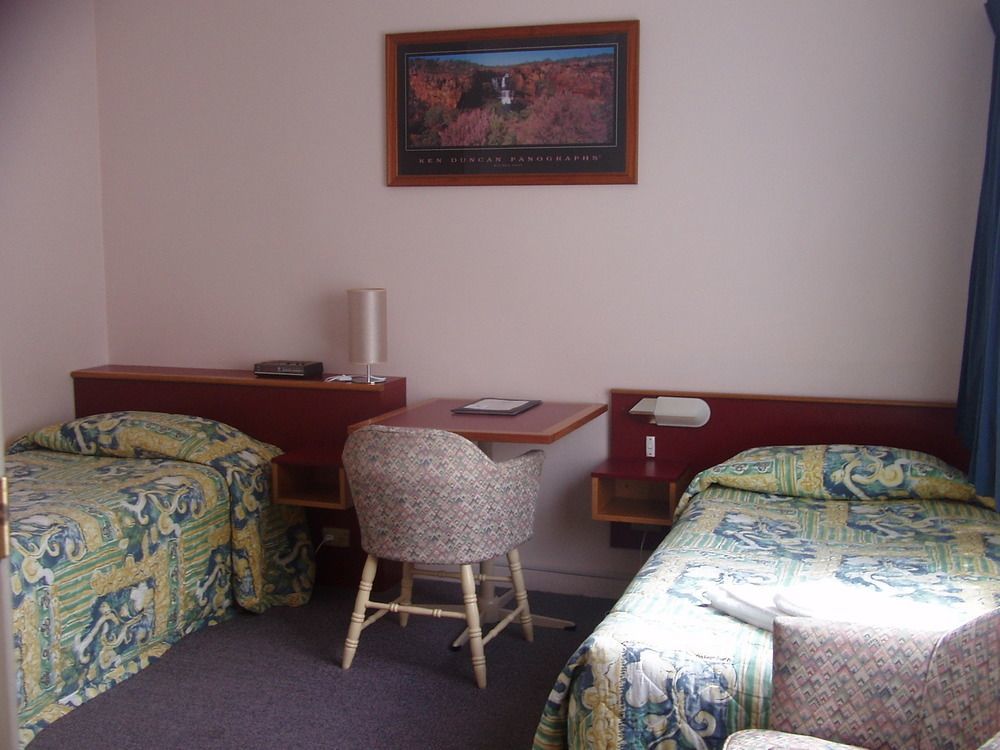 Redhill Cooma Motor Inn Ngoại thất bức ảnh