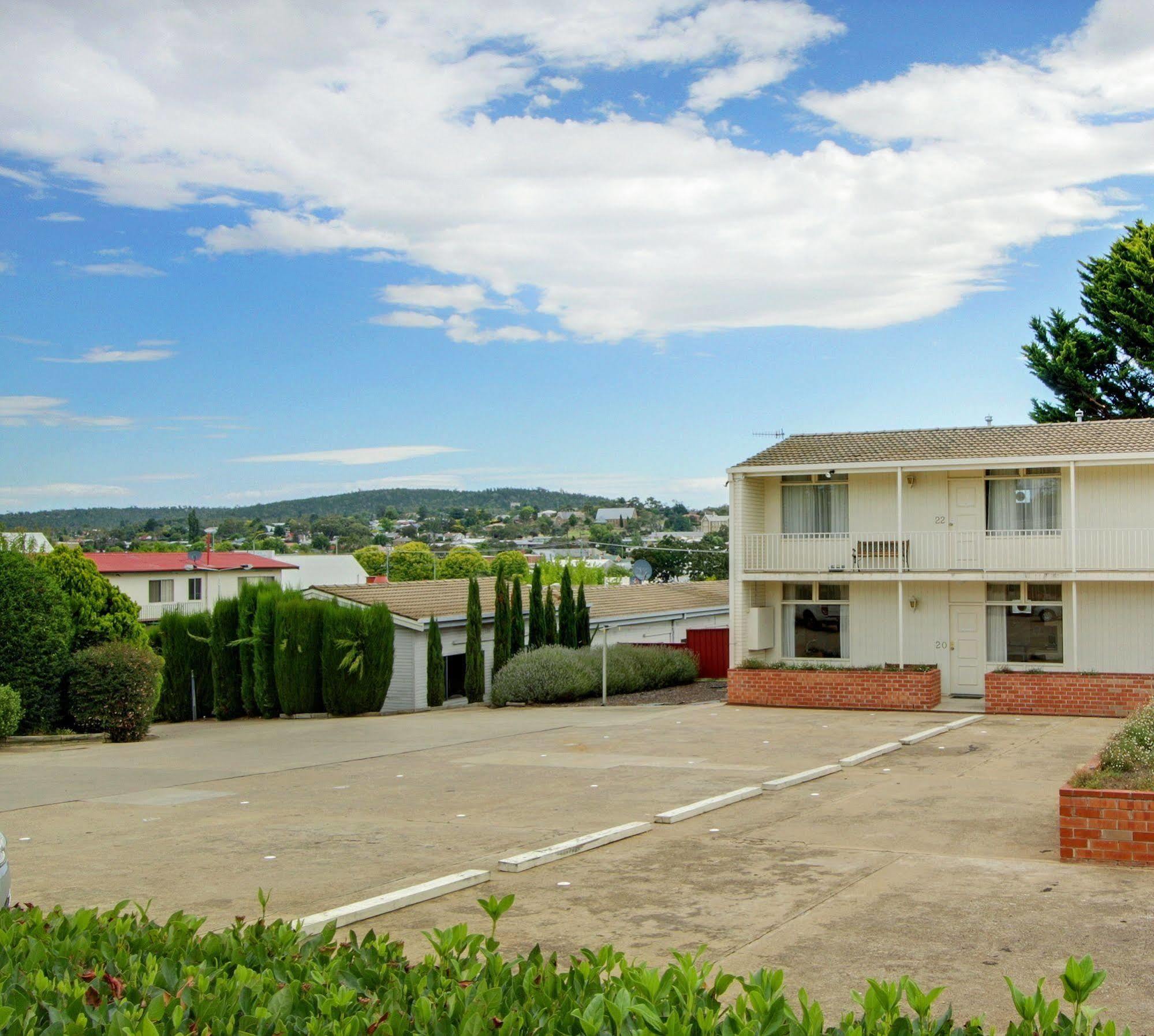 Redhill Cooma Motor Inn Ngoại thất bức ảnh
