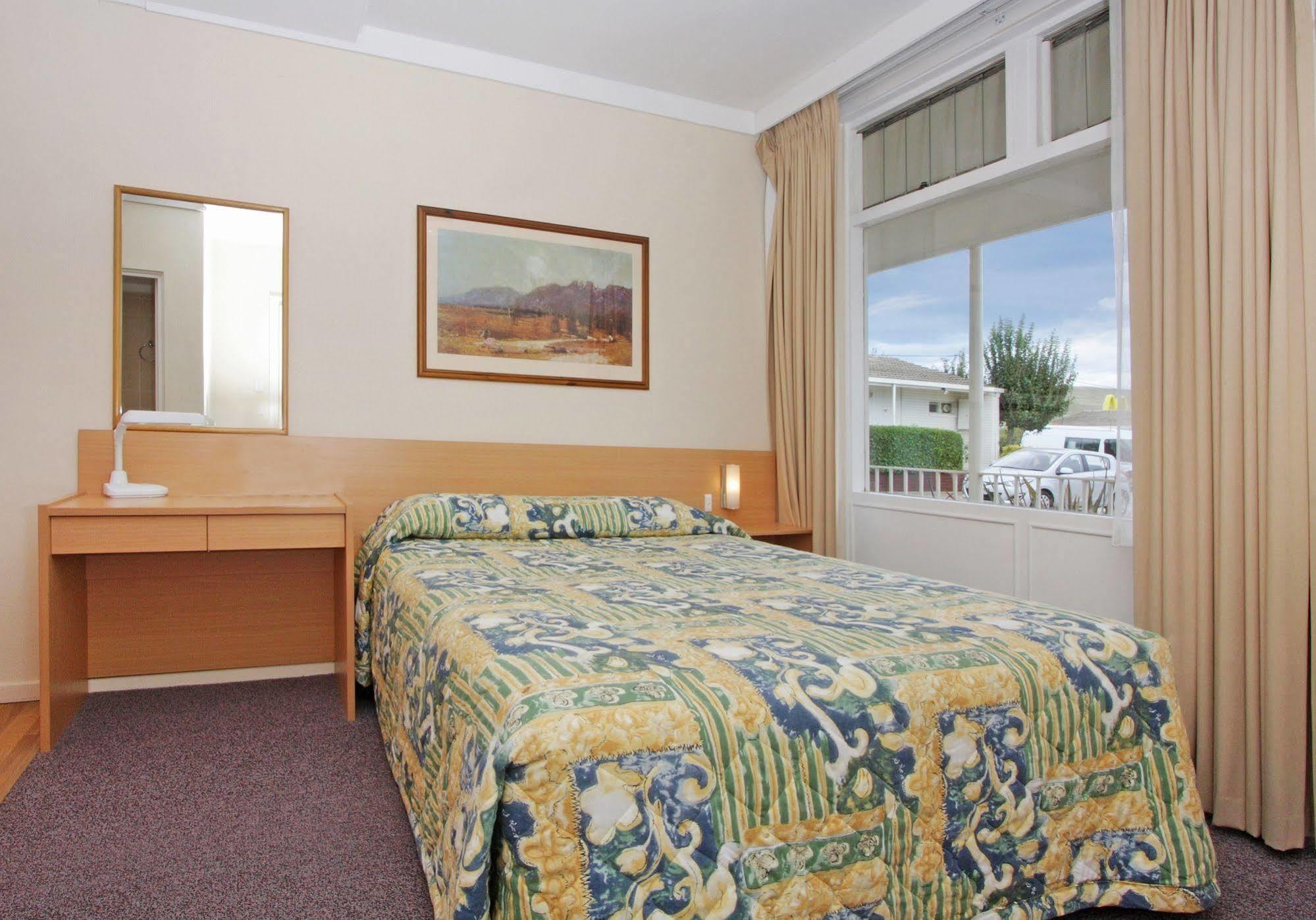 Redhill Cooma Motor Inn Ngoại thất bức ảnh