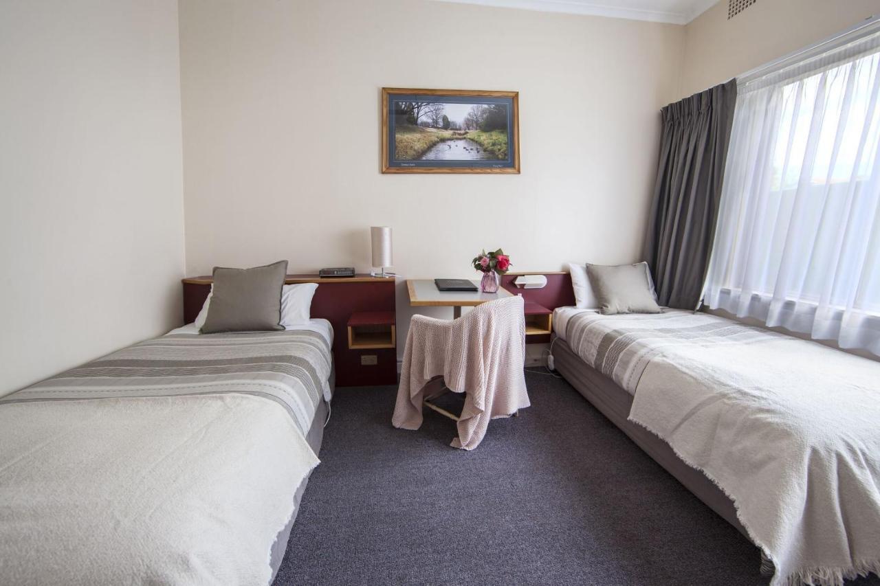 Redhill Cooma Motor Inn Ngoại thất bức ảnh