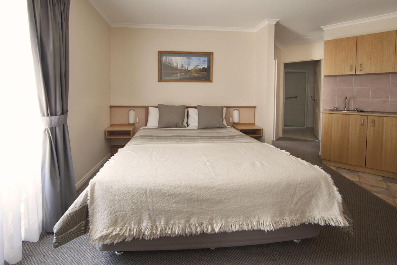 Redhill Cooma Motor Inn Ngoại thất bức ảnh