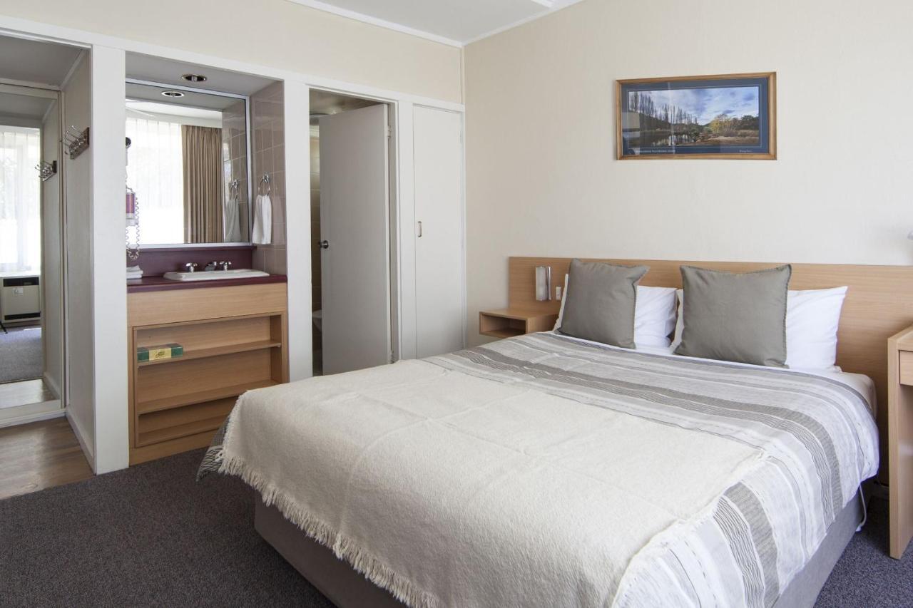 Redhill Cooma Motor Inn Ngoại thất bức ảnh