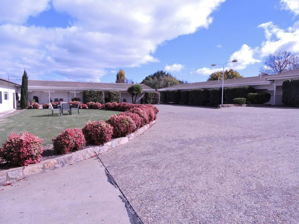 Redhill Cooma Motor Inn Ngoại thất bức ảnh